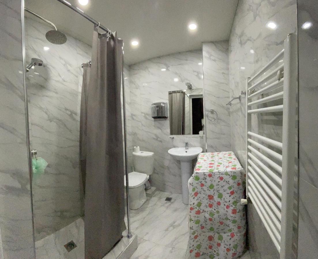 Midcity Hostel 예레반 외부 사진